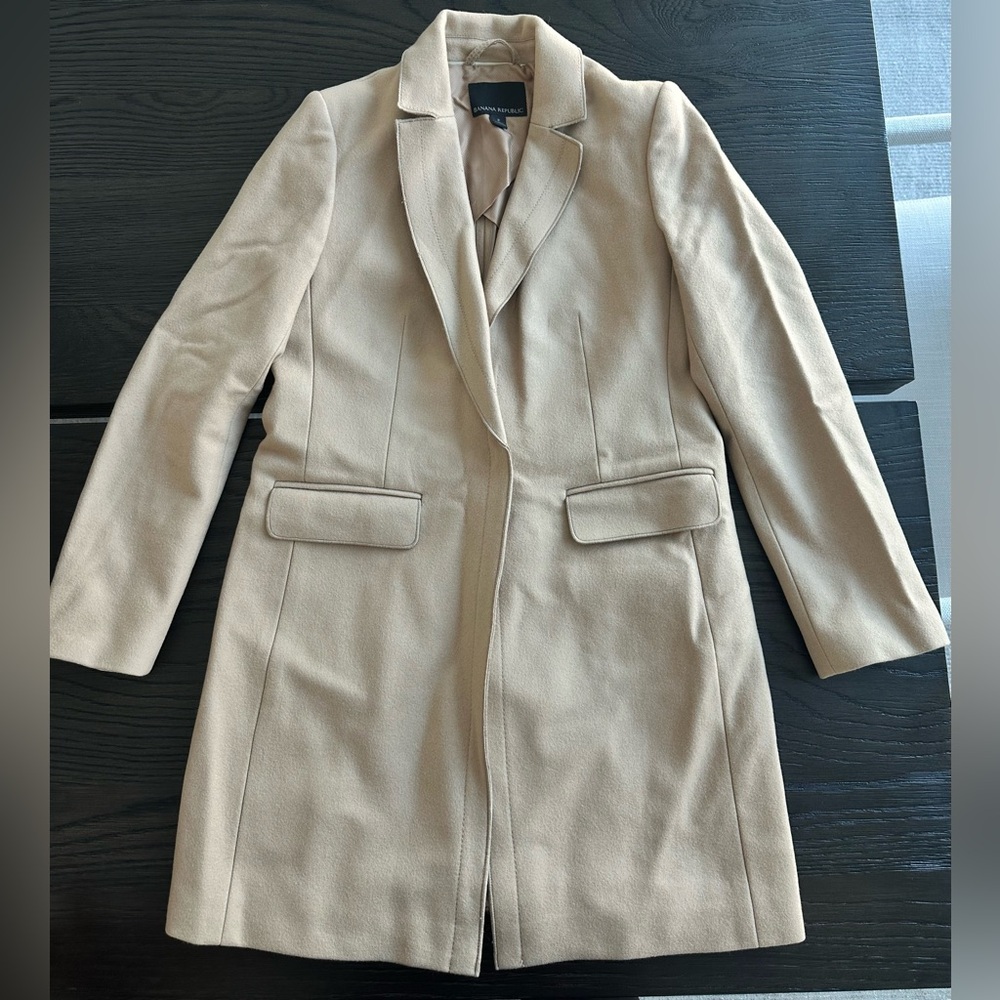 Banana Republic - beige long trench Size 2